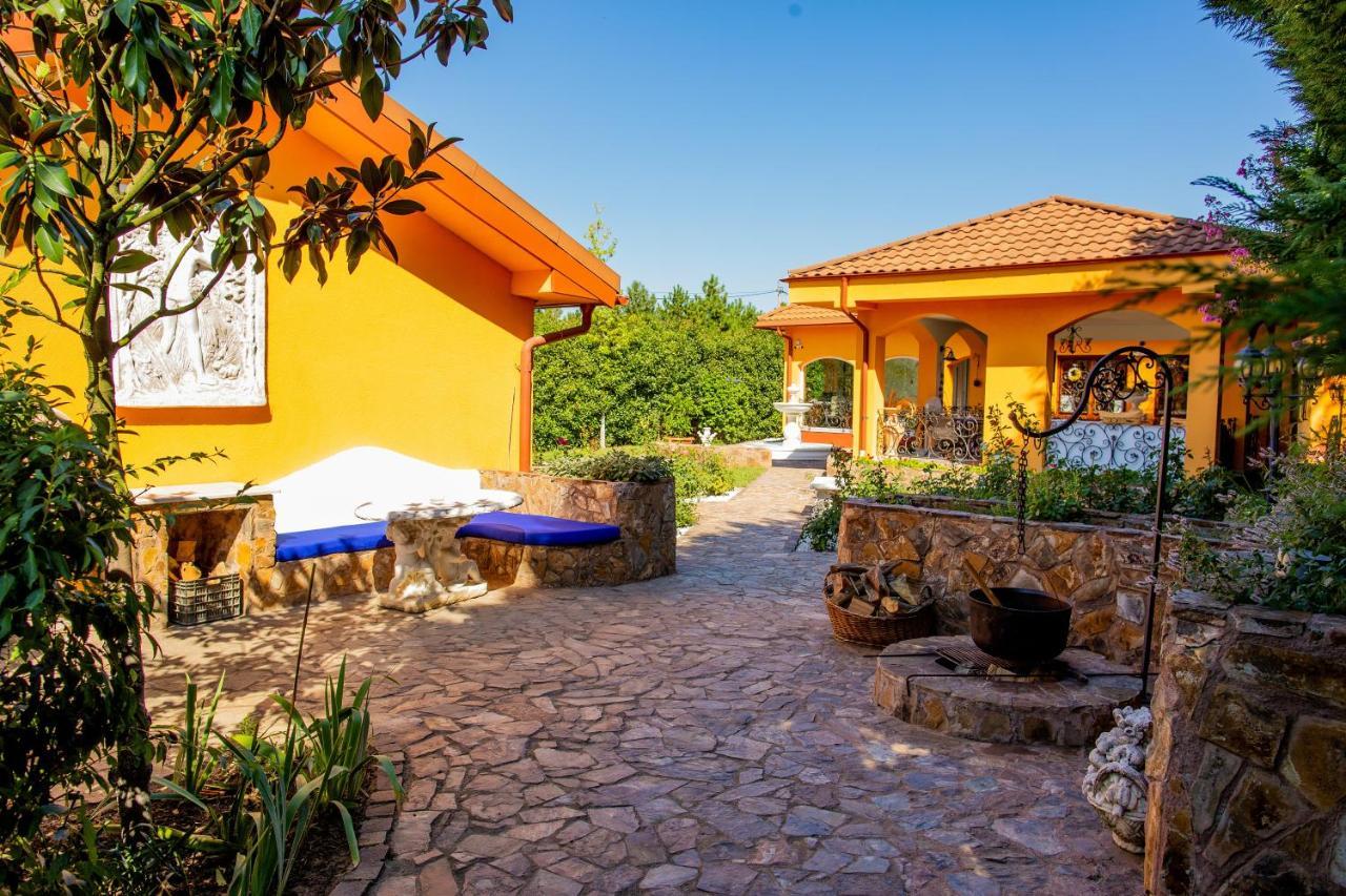 La Conac Aparthotel Arad Exterior photo