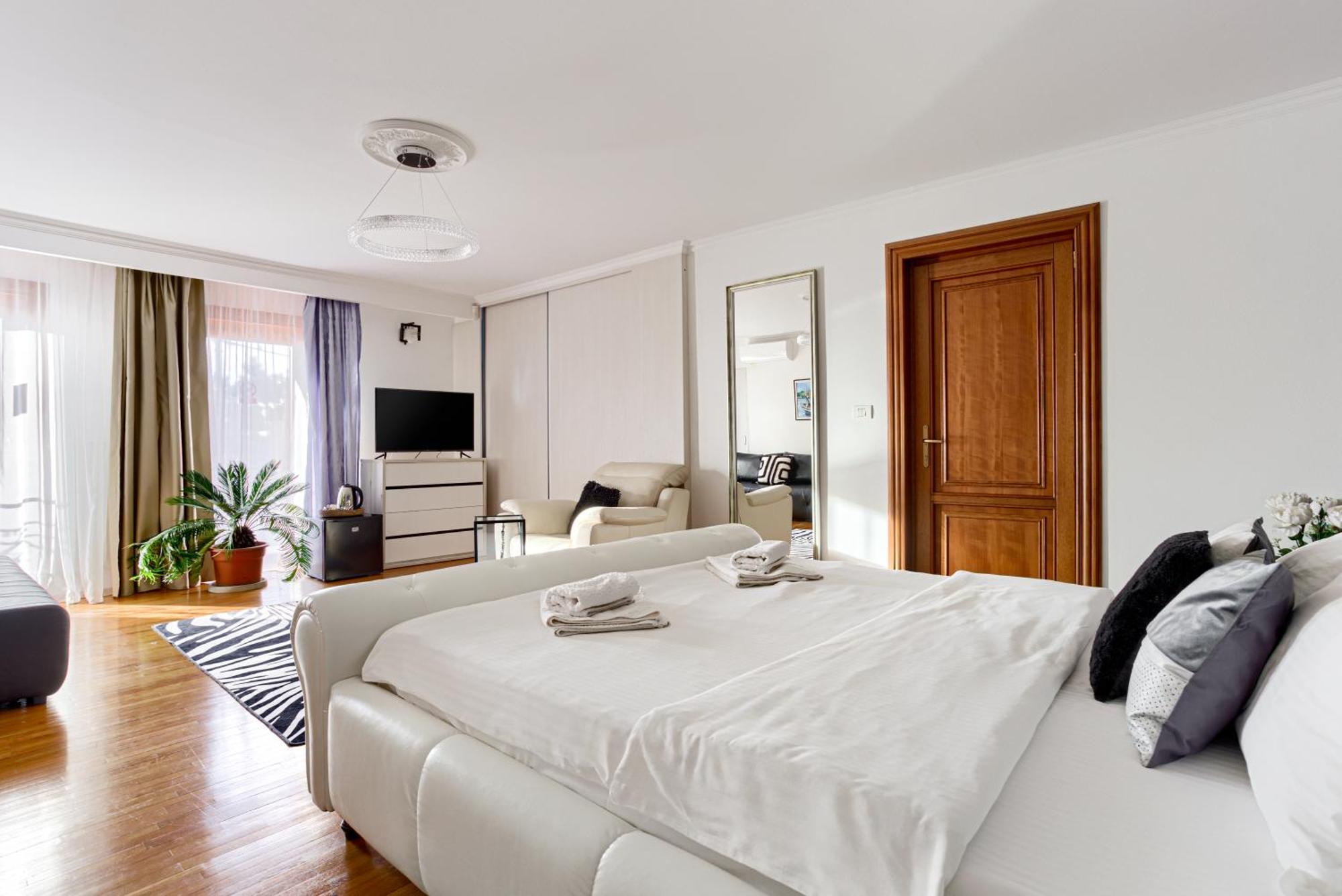 La Conac Aparthotel Arad Exterior photo